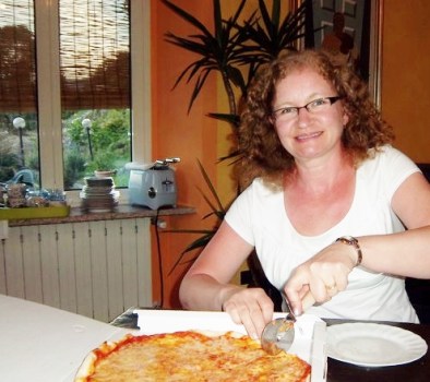 268057_10150360211538569_148206_n